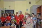 Wolontariusze SKC z wizytą u chorych dzieci